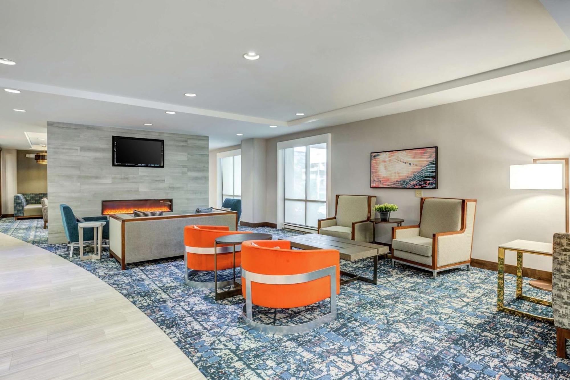 Hilton Garden Inn Boston Уолтем Экстерьер фото