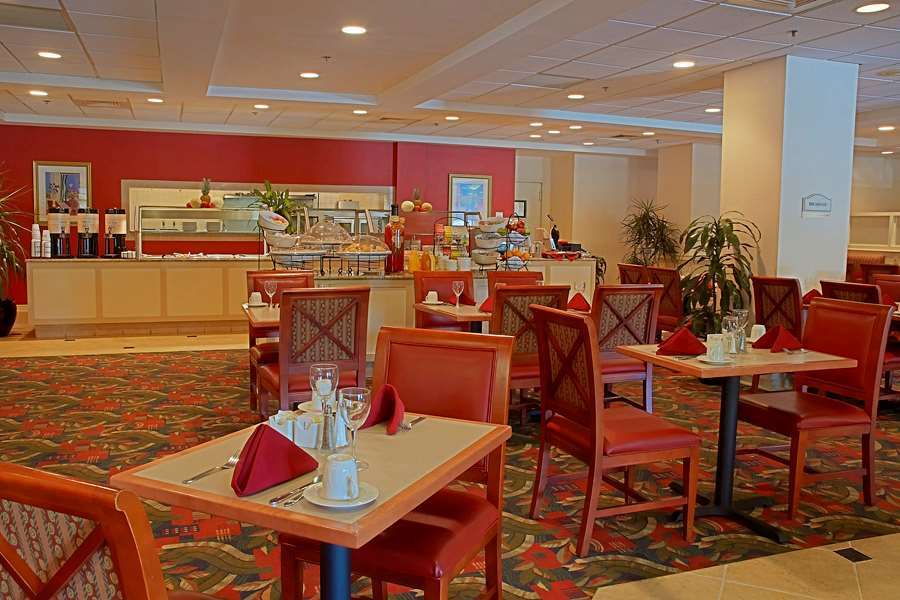 Hilton Garden Inn Boston Уолтем Ресторан фото