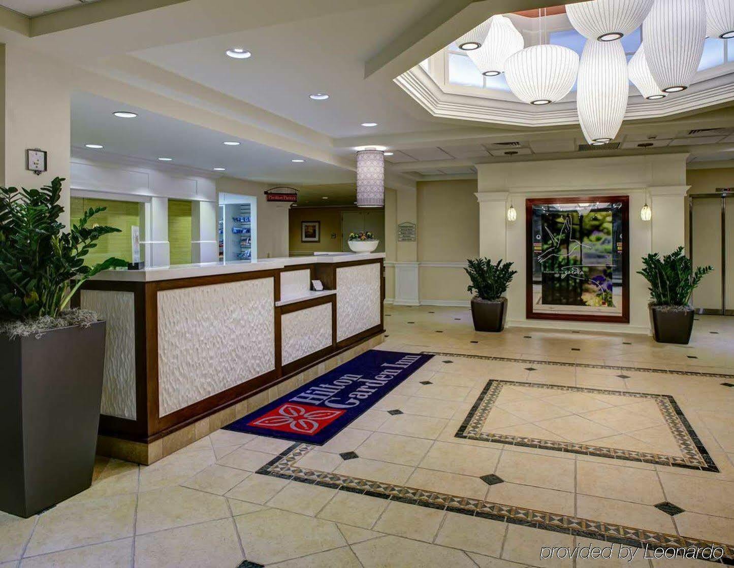 Hilton Garden Inn Boston Уолтем Экстерьер фото